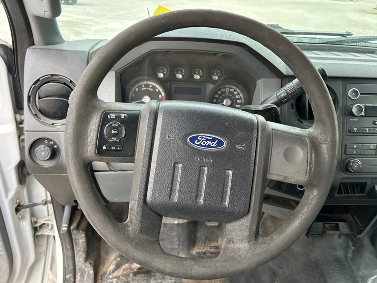 2011-ford-f350-image-43