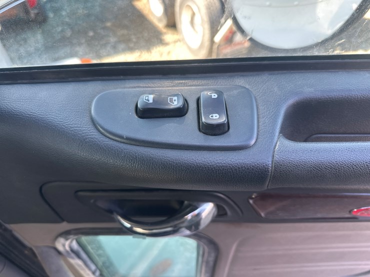 2013-peterbilt-365-image-30