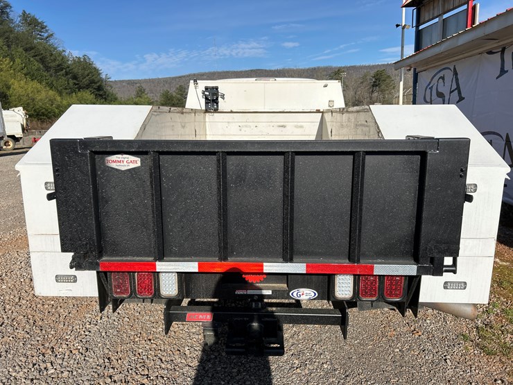 2012-ford-f550-image-4