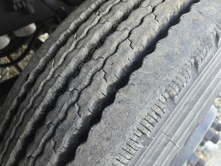 1992-massey-ferguson-8-image-81