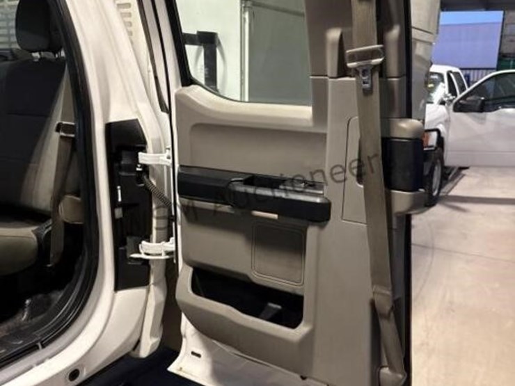 2017-ford-f350-image-27