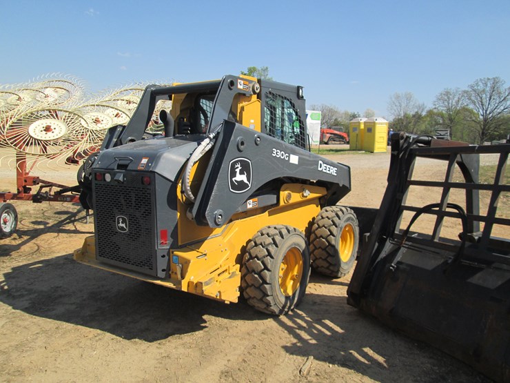 deere-330g-image-3
