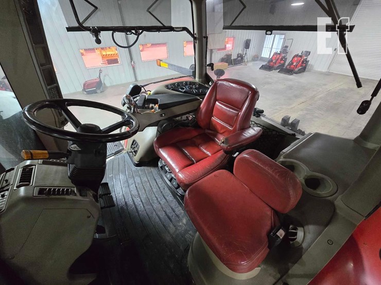 2017-case-ih-magnum-340-image-12