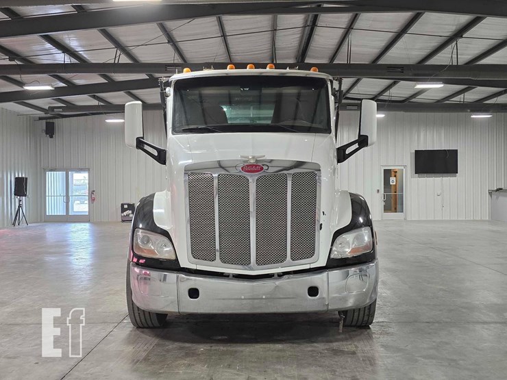 2016-peterbilt-579-image-7