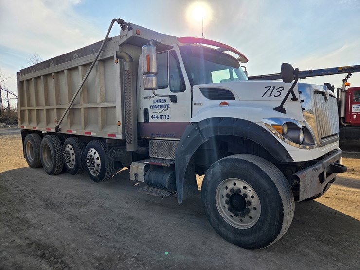 2012-international-7600-image-7