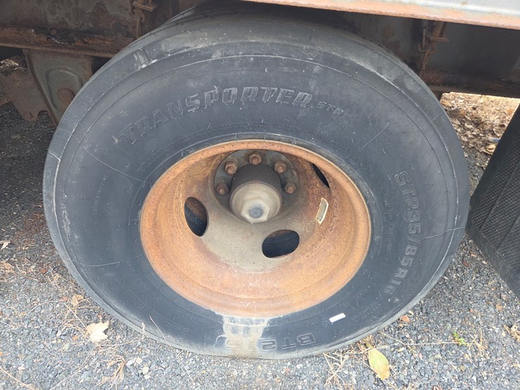 #2358-•-2006-iron-steer-8r20hdi-roll-off-trailer-image-28