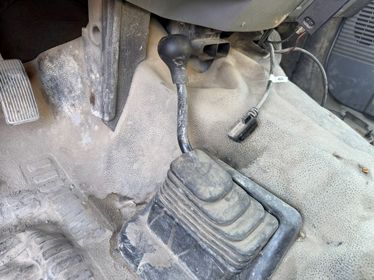 2012-ford-f550-xl-image-34