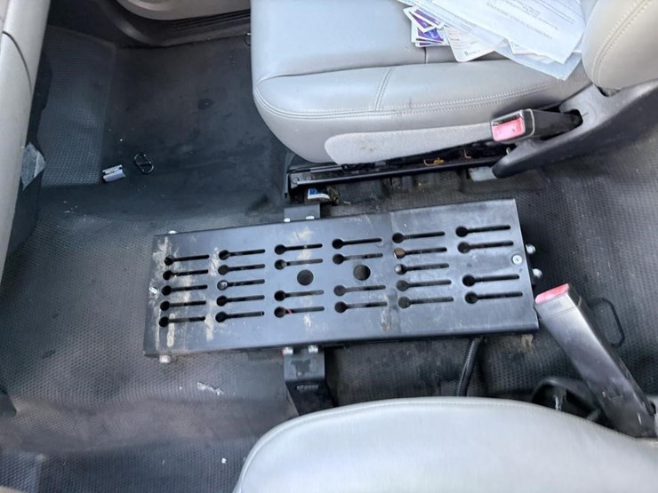 2013-chevrolet-2500-image-12