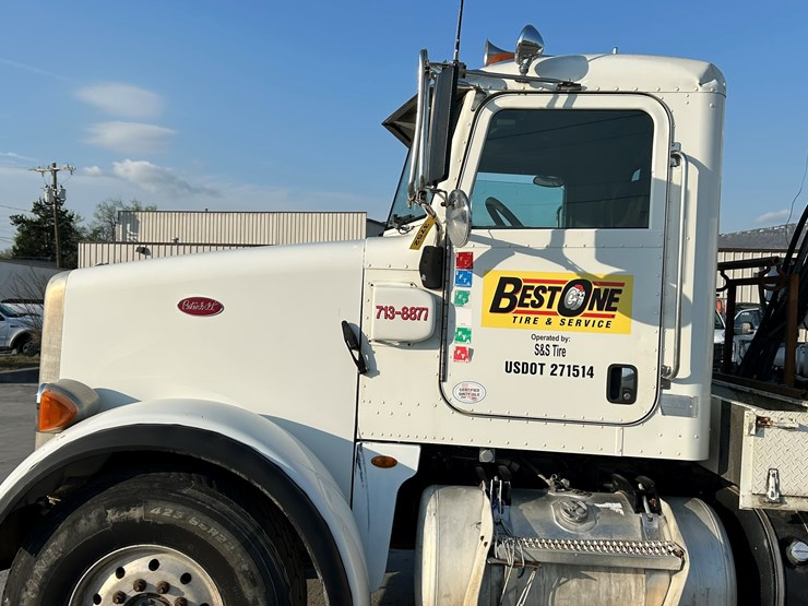 peterbilt-365-image-11