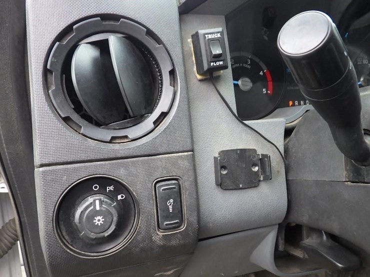 2016-ford-f550-image-22