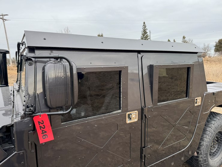 #2246-•-2001-american-general-4x4-hummer-image-11