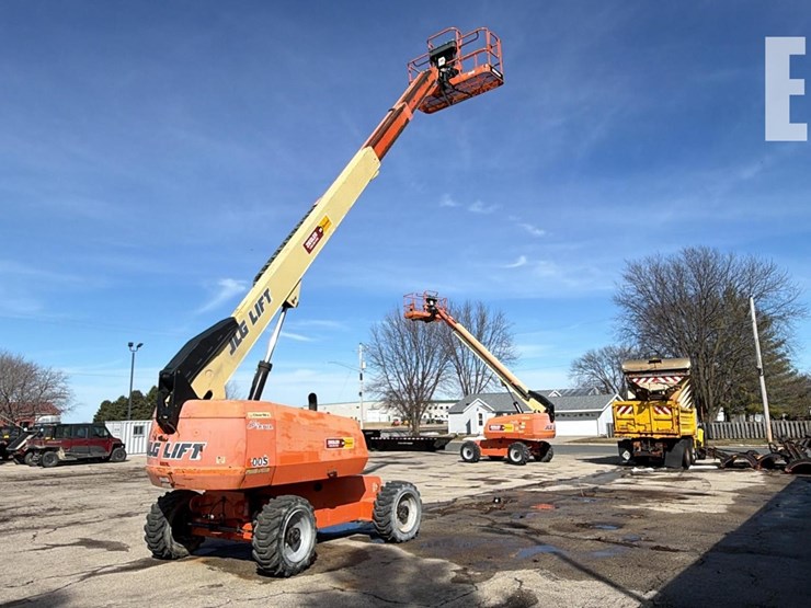 2014-jlg-600s-image-1