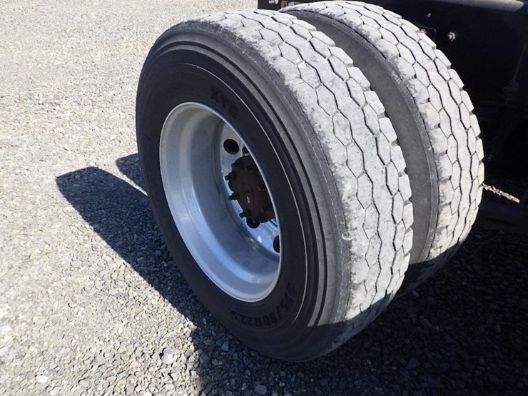 2018-freightliner-cascadia-125-image-32