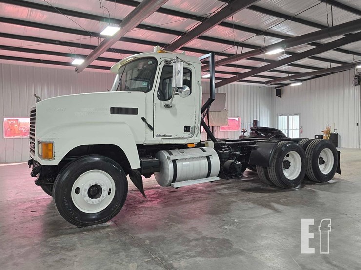 2005-mack-chn613-image-1