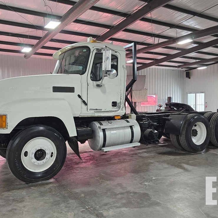 2005 MACK CHN613