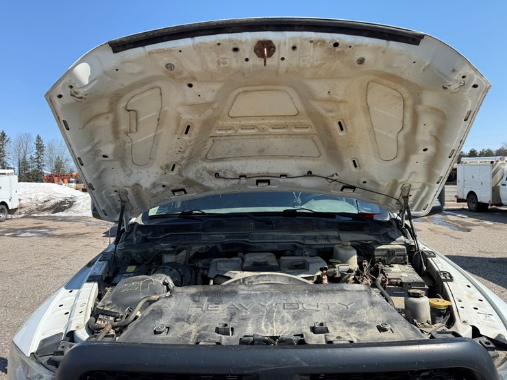 #1062-•-2015-ram-5500-heavy-duty-service-truck-image-16