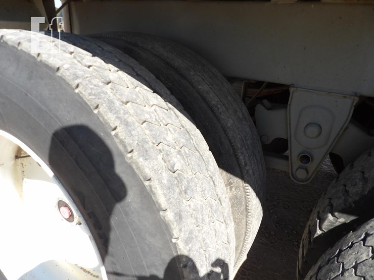 2010-jet-34-ft-image-10