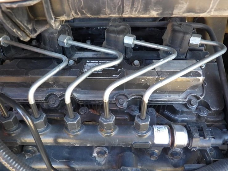 2020-bobcat-s550-image-12