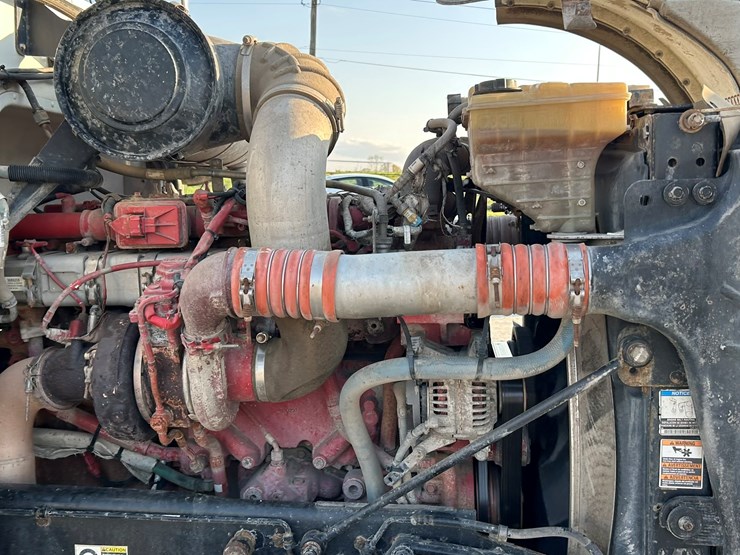 peterbilt-365-image-83