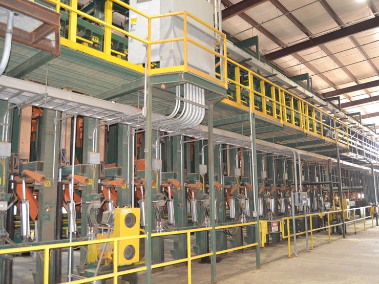 2015-usnr-83-bay-bin-sorter-w/infeed-incline-chain-w/catwalk-and-steps-on-both-sides-of-sorter-image-4