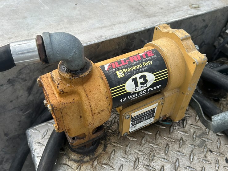 2004-chevrolet-3500-image-27