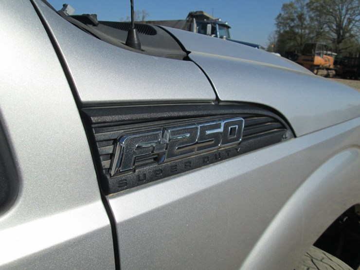 2011-ford-f250-image-13