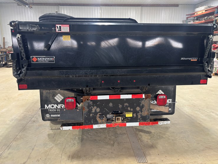 2022-ford-f550-sd-image-3