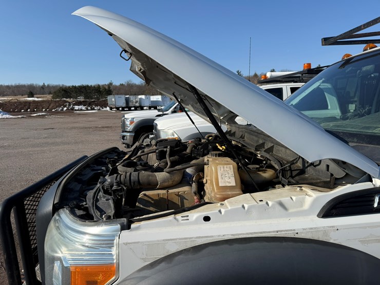 2012-ford-f550-xl-image-13