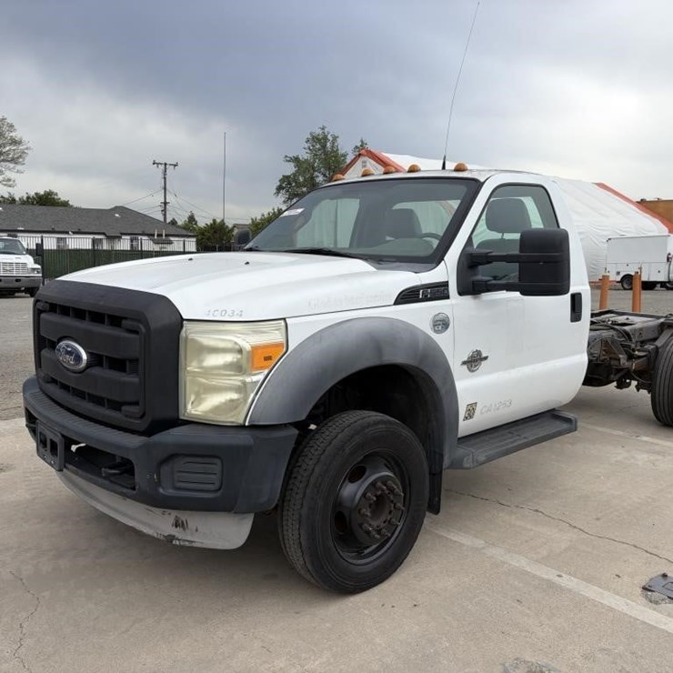 2011 FORD F550