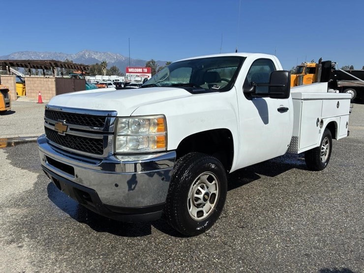 2011-chevrolet-2500-image-1