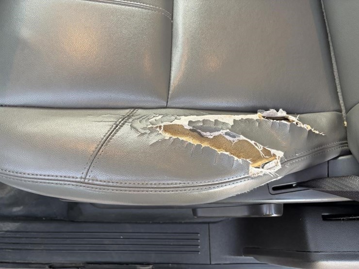 2013-chevrolet-2500-image-31