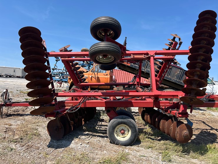 case-ih-3900dh-image-7