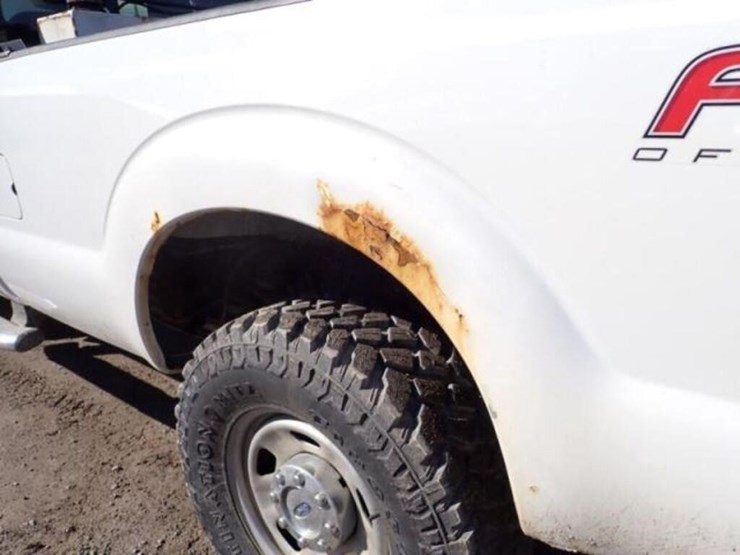 2016-ford-f350-xlt-image-30