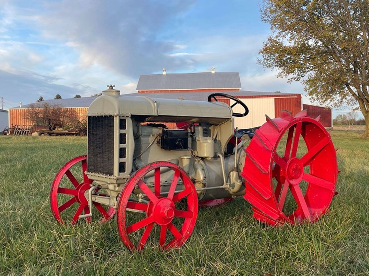 1917-experimental-fordson-tractor-(oldest-fordson-tractor-in-the-world)-image-1