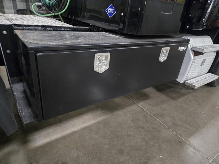 #2295-•-2016-freightliner-cascadia-day-cab-truck-tractor-image-16