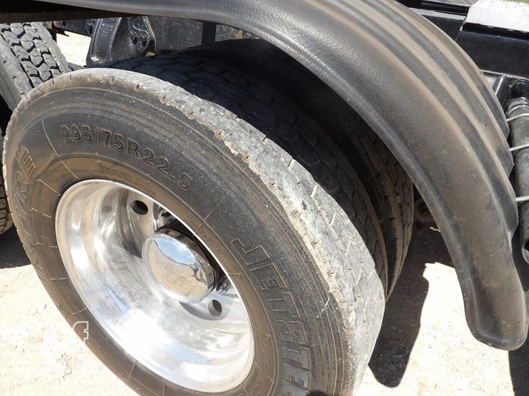 1997-peterbilt-379exhd-image-15