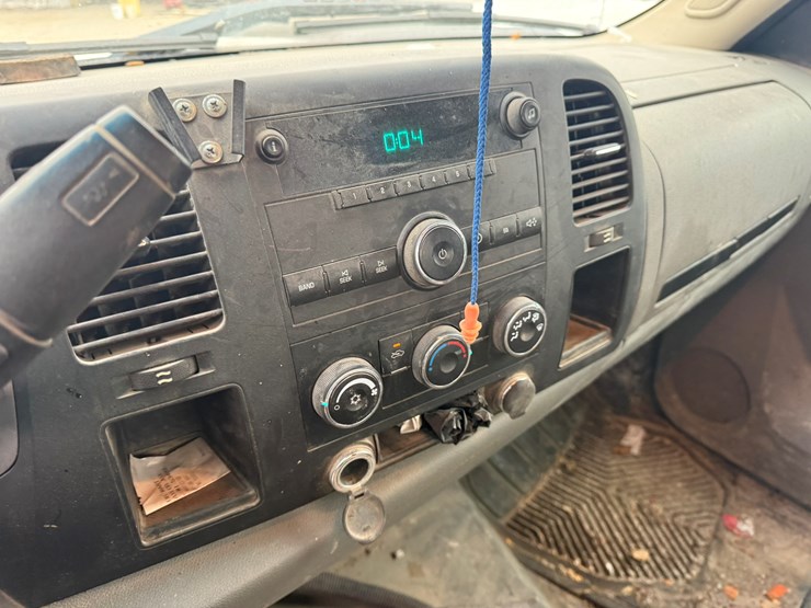 2012-chevrolet-3500-image-38