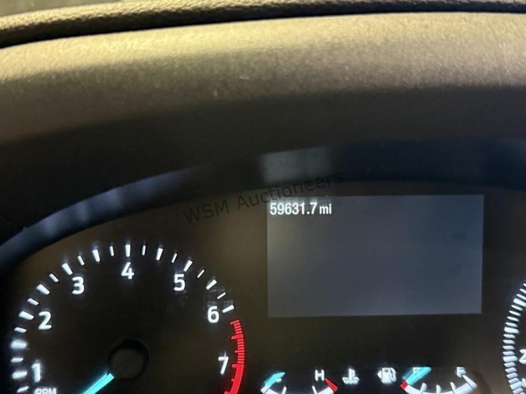 2021-ford-explorer-image-18