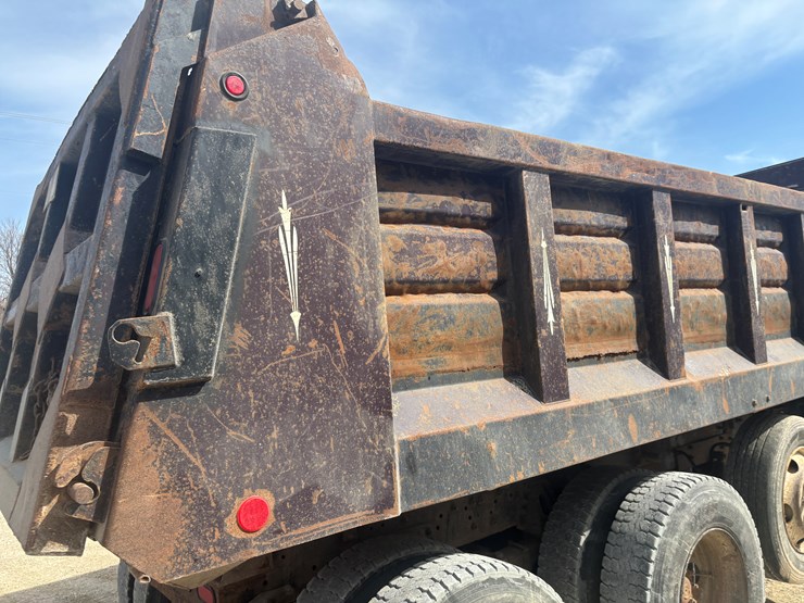 1999-sterling-l9513-image-53