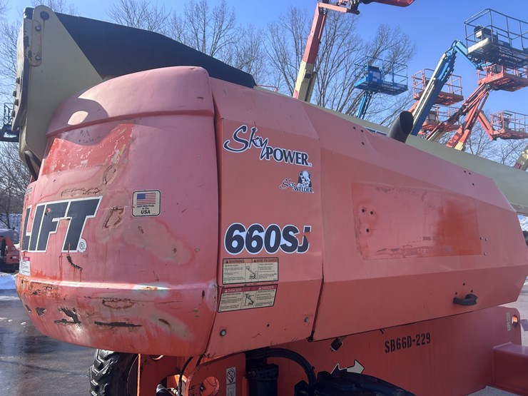 2011-jlg-660sj-image-18