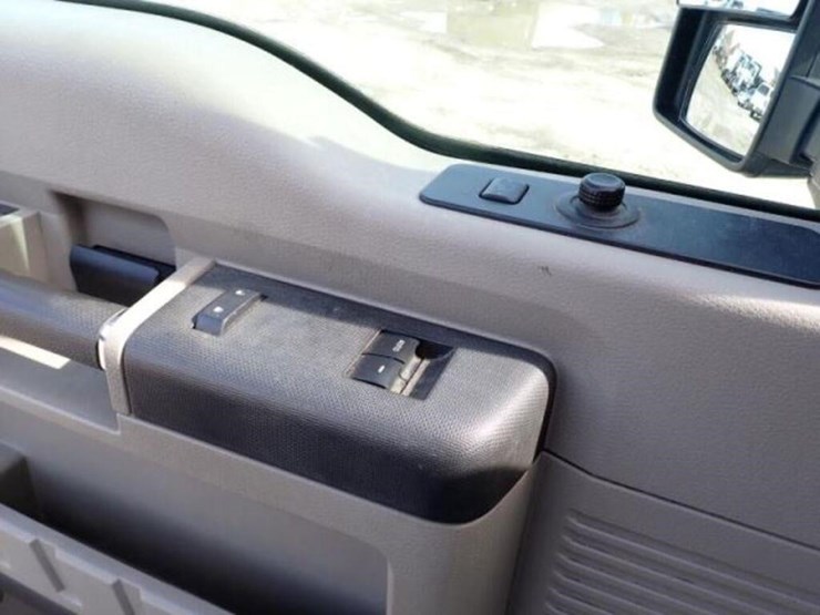 2010-ford-f350-xlt-image-17