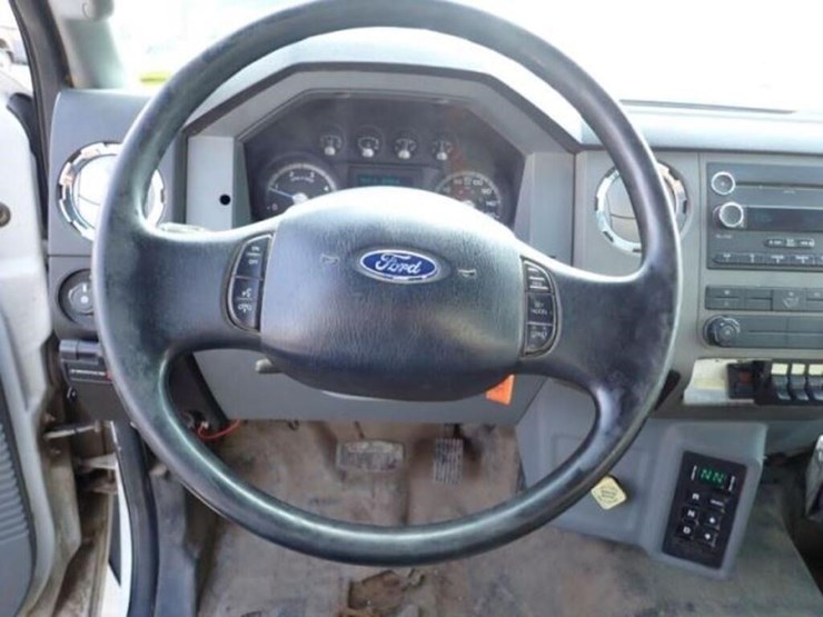 2012-ford-f750-xlt-image-15