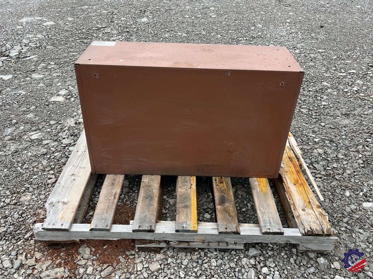 steel-nuts-&-bolts-organizer-shelf-image-3