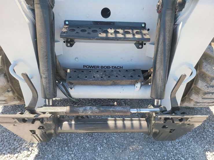 2007-bobcat-s300-image-12