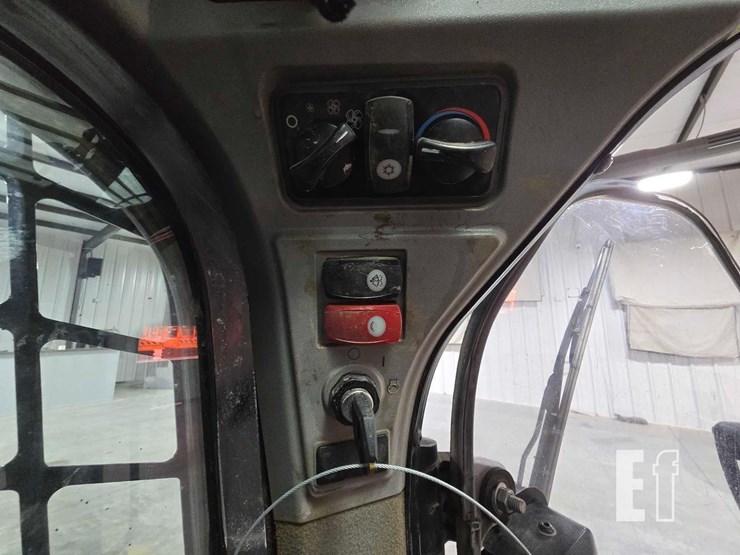 2018-caterpillar-259d-image-17