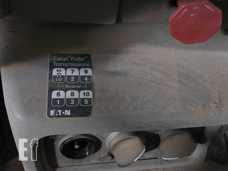 2004-mack-vision-cx613-image-16