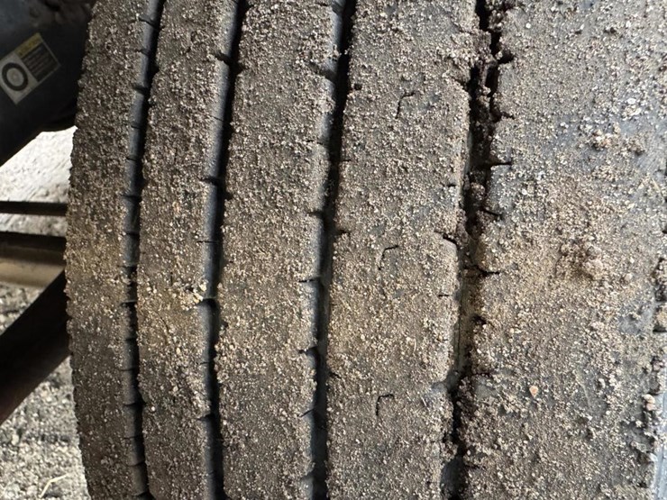 2003-peterbilt-330-image-81