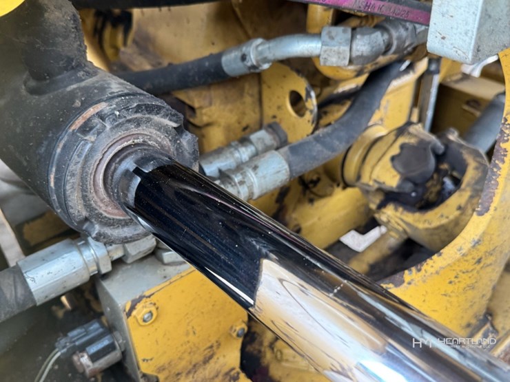 2012-caterpillar-966k-image-53