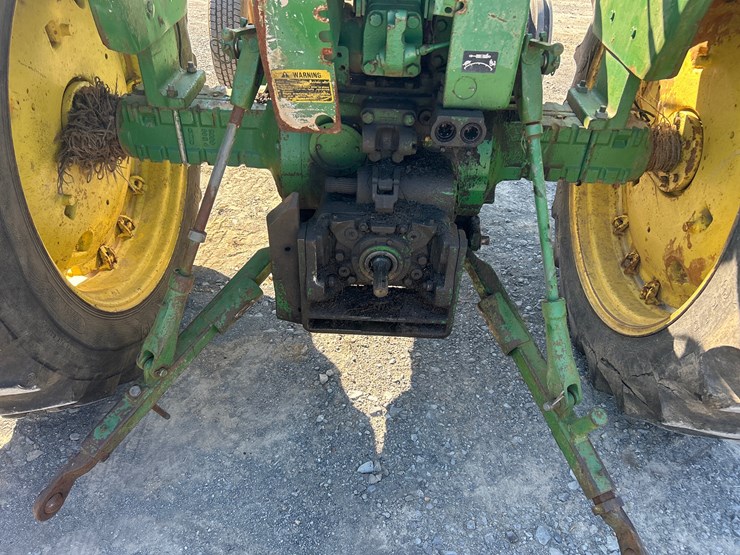 john-deere-3020-image-6