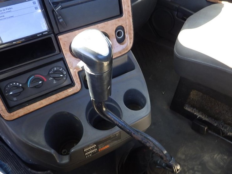 2012-international-prostar-image-40